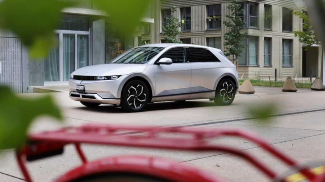 découvrez comment hyundai s'affirme comme un leader dans le secteur des véhicules électriques, alliant innovation technologique, durabilité et performance. explorez notre gamme de modèles électriques conçus pour révolutionner votre expérience de conduite.