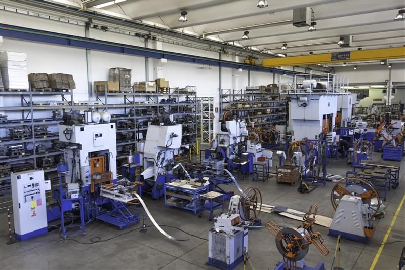 découvrez comment l'innovation technologique révolutionne l'industrie, en améliorant la productivité, en optimisant les processus et en transformant les méthodes de travail pour un avenir plus durable et efficace.