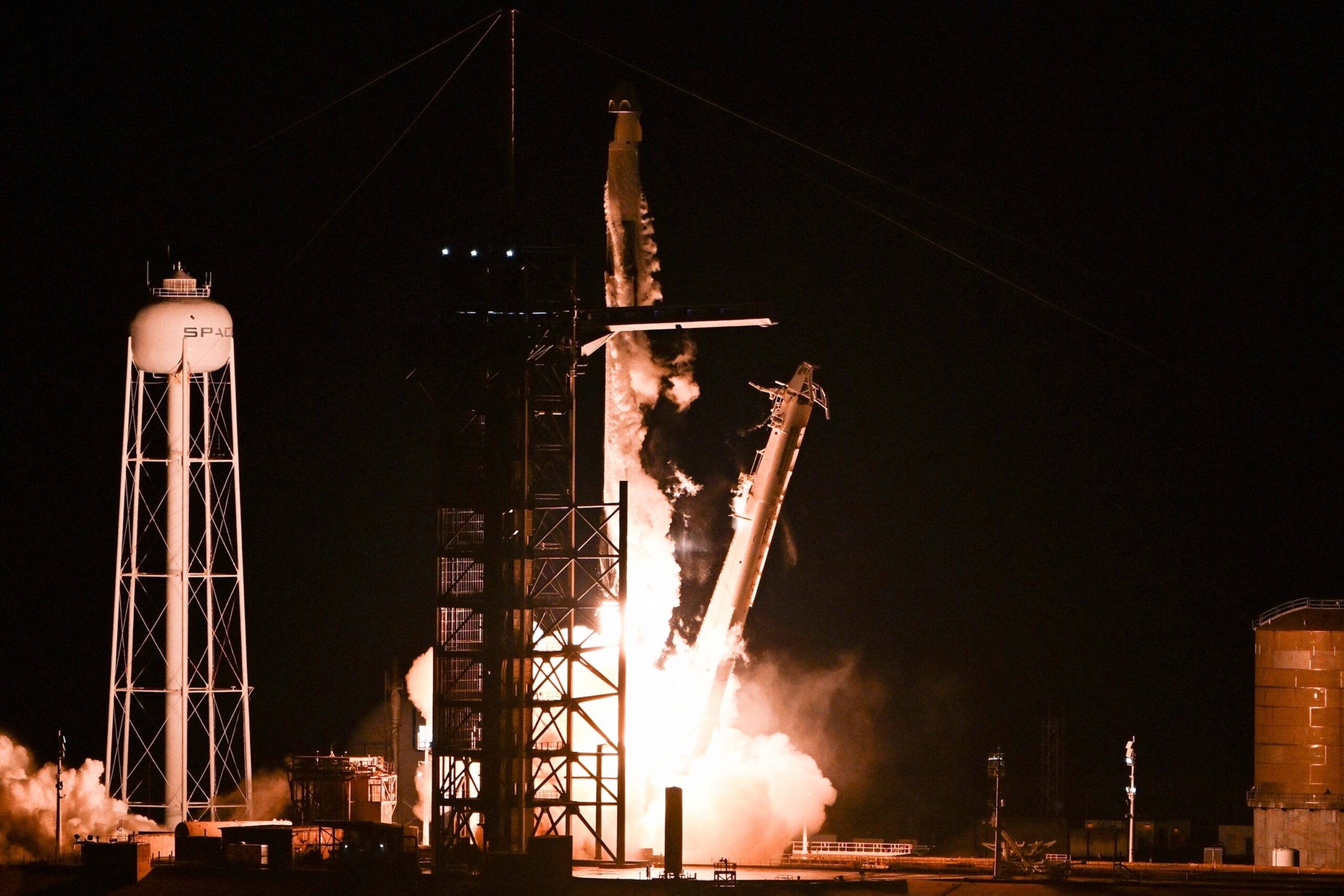 découvrez la mission polaris dawn, une aventure spatiale audacieuse visant à explorer les confins de notre atmosphère. rejoignez-nous pour une expérience inédite au cœur de l'innovation spatiale et de la recherche scientifique.