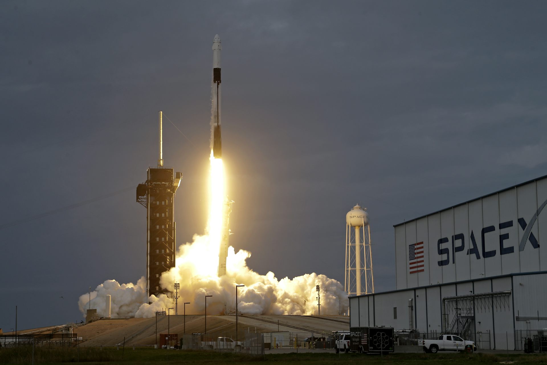 découvrez l'univers fascinant de l'exploration spatiale portée par elon musk. plongez dans ses projets audacieux, ses innovations technologiques et sa vision pour l'avenir de l'humanité dans l'espace.