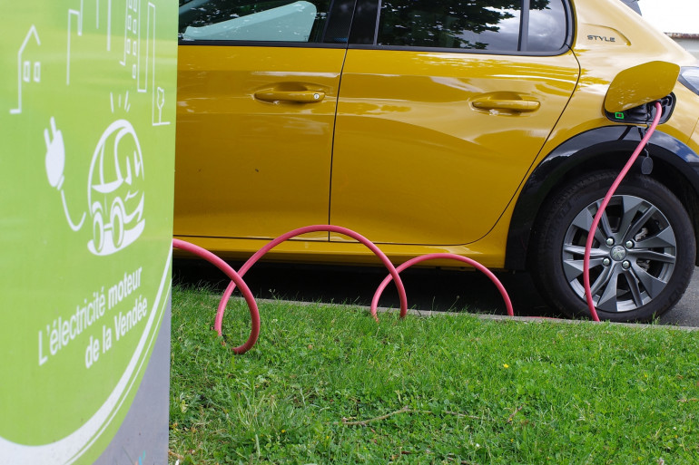 découvrez la norvège, un leader mondial dans l'adoption des véhicules électriques. explorez les avantages, les infrastructures et les initiatives qui font de ce pays un modèle de durabilité et d'innovation automobile.