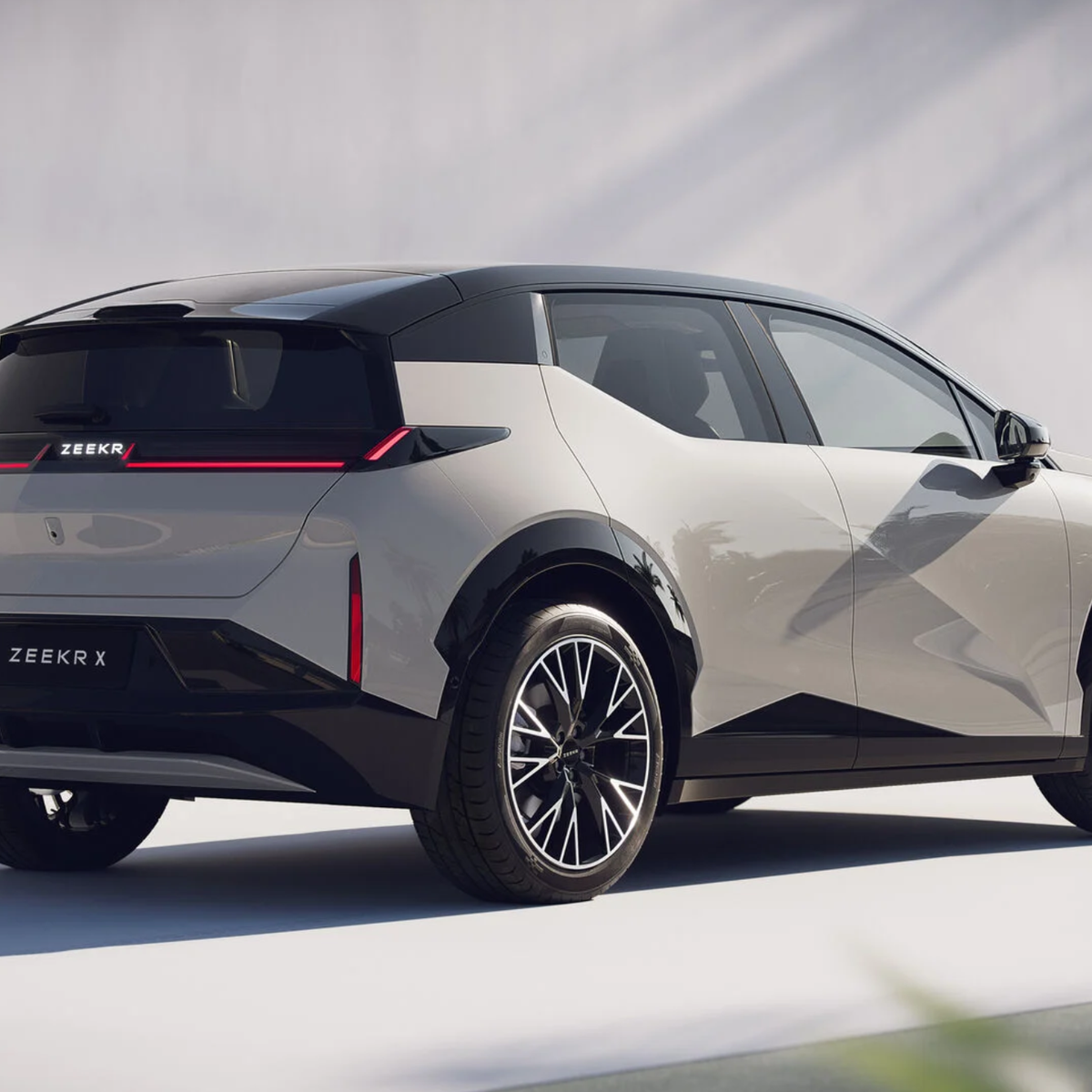découvrez les meilleures offres de vente de voitures électriques au royaume-uni en 2024. profitez des dernières innovations, des modèles écologiques, et des subventions attractives pour un achat serein et durable. ne manquez pas cette opportunité de rejoindre la révolution électrique !
