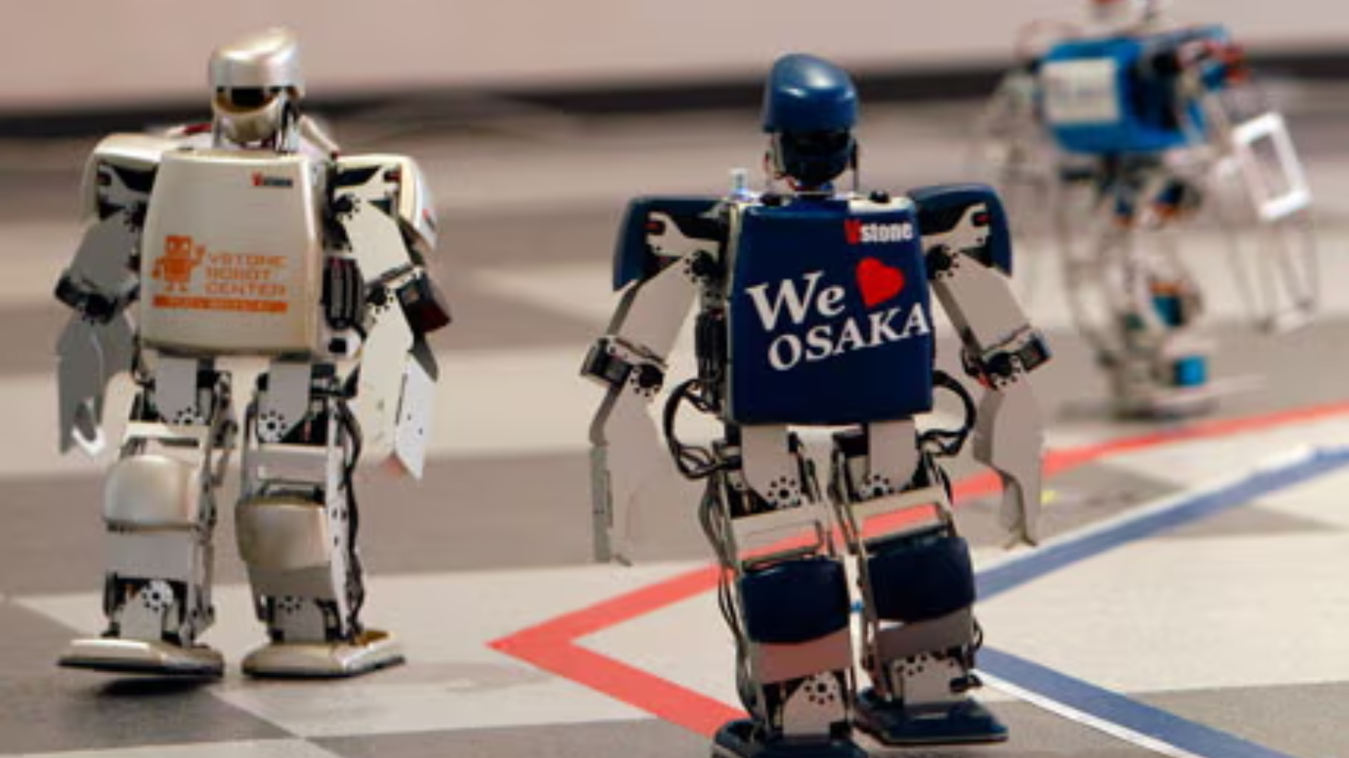 participez au marathon robots-humains à pékin, un événement unique mêlant technologie et compétition. découvrez des courses palpitantes où l'innovation rencontre l'endurance, avec des équipes de robots et d'humains s'affrontant dans une célébration de l'ingéniosité et du sport.