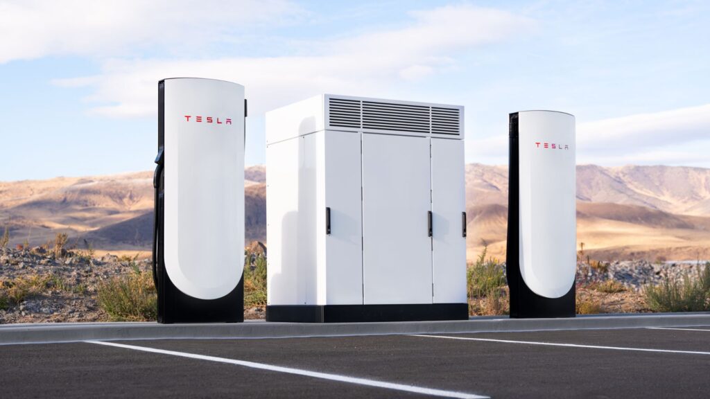 découvrez les tesla superchargeurs v4, la nouvelle génération de stations de recharge rapide offrant une performance améliorée et une expérience de recharge inégalée pour tous les conducteurs de véhicules électriques. rechargez votre tesla rapidement et profitez d'une infrastructure toujours plus développée.