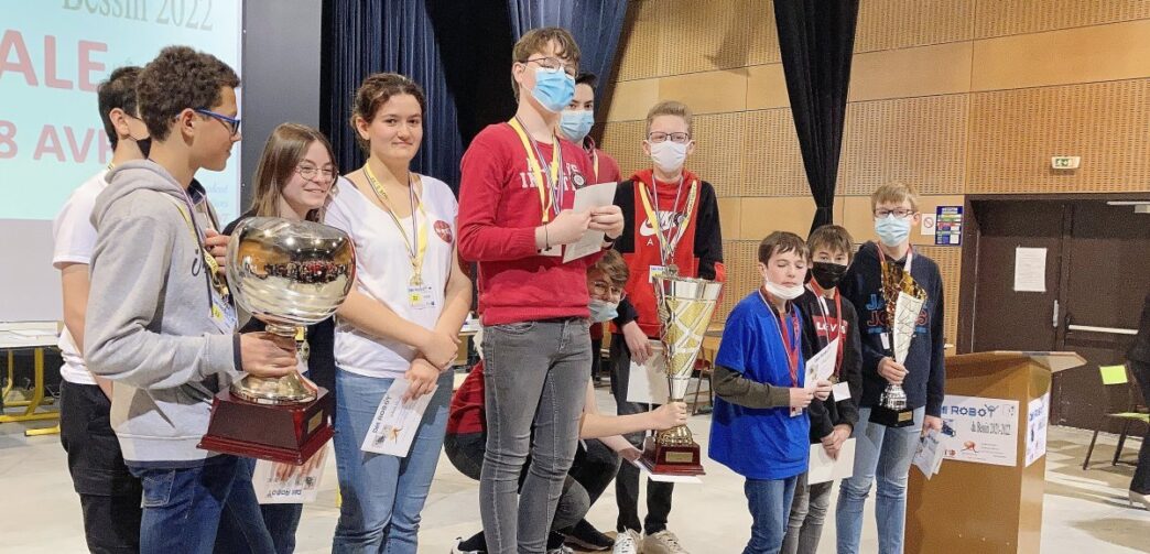 participez au défi robotique à condé-en-normandie ! rejoignez-nous pour une journée d'innovation et de créativité, où passionnés et novices se réunissent pour concevoir des robots et relever des défis technologiques captivants. inscrivez-vous maintenant et mettez votre ingéniosité à l'épreuve dans une ambiance conviviale et stimulante.