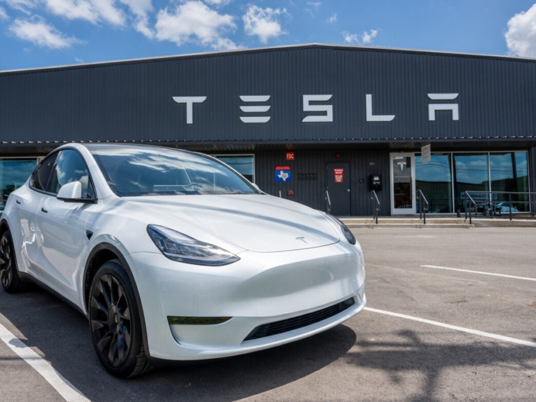 découvrez des conseils, astuces et informations essentielles pour les propriétaires de tesla. optimisez votre expérience de conduite électrique et restez informé sur les dernières innovations et mises à jour de votre véhicule.