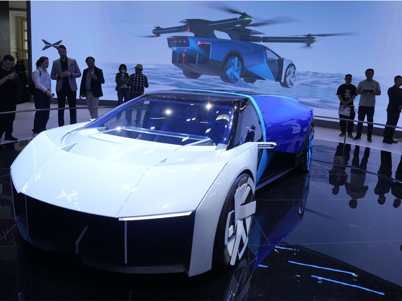 découvrez l'avenir de la mobilité avec les voitures volantes. alliant technologie avancée et design innovant, elles révolutionnent nos trajets quotidiens. plongez dans un monde où la circulation aérienne devient une réalité!