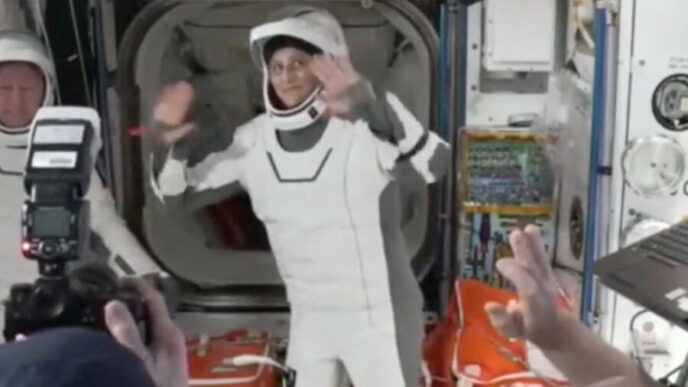 découvrez comment la capsule spacex a brillamment sauvé des astronautes en situation critique, démontrant l'innovation et la fiabilité de la technologie spatiale moderne.