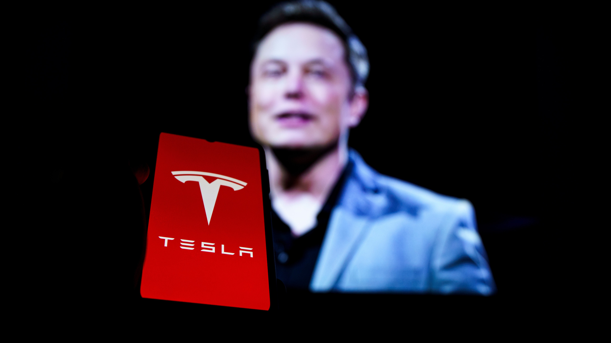 découvrez les récentes tendances concernant la chute des ventes de tesla en europe. analyse approfondie des facteurs influençant ce déclin et des perspectives pour l'avenir de la marque sur le marché européen.
