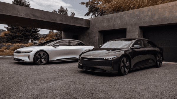 découvrez les concurrents de tesla sur le marché des véhicules électriques, leurs innovations, performances et caractéristiques distinctives qui redéfinissent l'avenir de l'automobile durable.