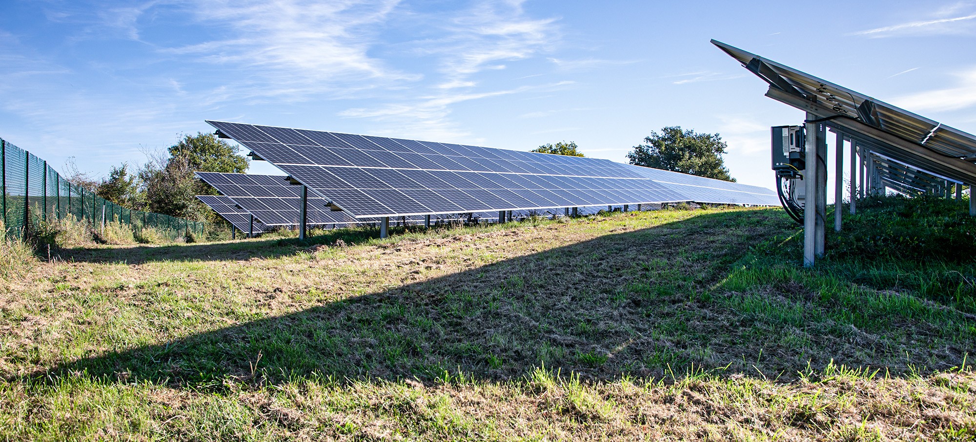 découvrez comment les panneaux solaires révolutionnent l'agriculture en offrant des solutions durables pour l'énergie, en réduisant les coûts et en soutenant une production agricole éco-responsable. plongez dans les avantages de l'intégration des énergies renouvelables dans vos exploitations.
