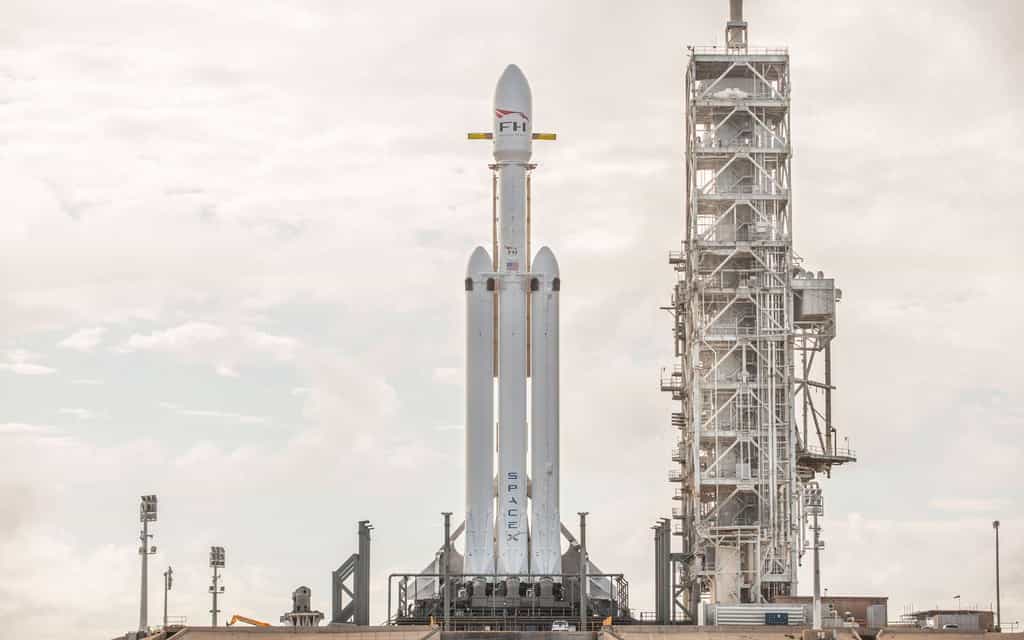 découvrez le défi spacex, une aventure audacieuse qui repousse les limites de l'exploration spatiale et de l'innovation technologique. plongez dans l'univers fascinant des missions spatiales, des lanceurs révolutionnaires et des ambitions interplanétaires de la célèbre entreprise dirigée par elon musk.