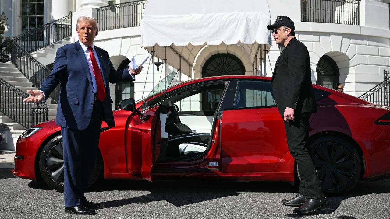 découvrez les enjeux du doxxing lié à tesla, une pratique controversée qui expose des informations personnelles. examinez les implications éthiques et juridiques, ainsi que les mesures de sécurité mises en place pour protéger la vie privée des employés et des clients.