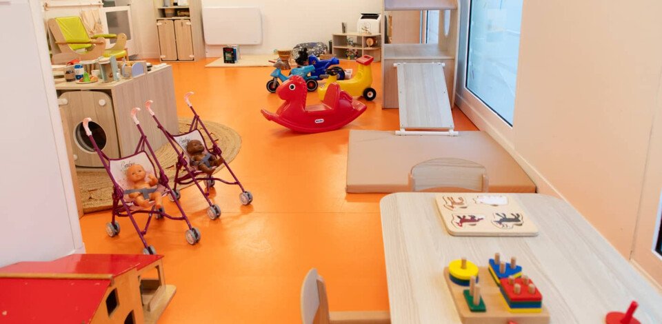 découvrez lotus espace, le véhicule polyvalent qui allie confort, style et technologie. parfait pour les familles et les aventuriers, chaque trajet devient une expérience inoubliable grâce à son espace généreux et ses équipements de pointe.