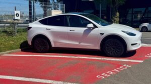 découvrez mon expérience unique avec tesla, où innovation automobile et performance se rencontrent. plongez dans les fonctionnalités avancées, le confort exceptionnel et l'impact écologique de ces véhicules électriques révolutionnaires.