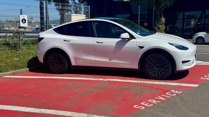 découvrez mon expérience unique avec tesla, où innovation automobile et performance se rencontrent. plongez dans les fonctionnalités avancées, le confort exceptionnel et l'impact écologique de ces véhicules électriques révolutionnaires.