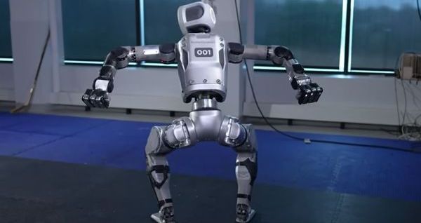découvrez le robot humanoïde hyundai, une innovation révolutionnaire qui allie technologie avancée et design futuriste. apprenez comment cet humanoïde intelligent peut transformer diverses industries et améliorer notre quotidien.