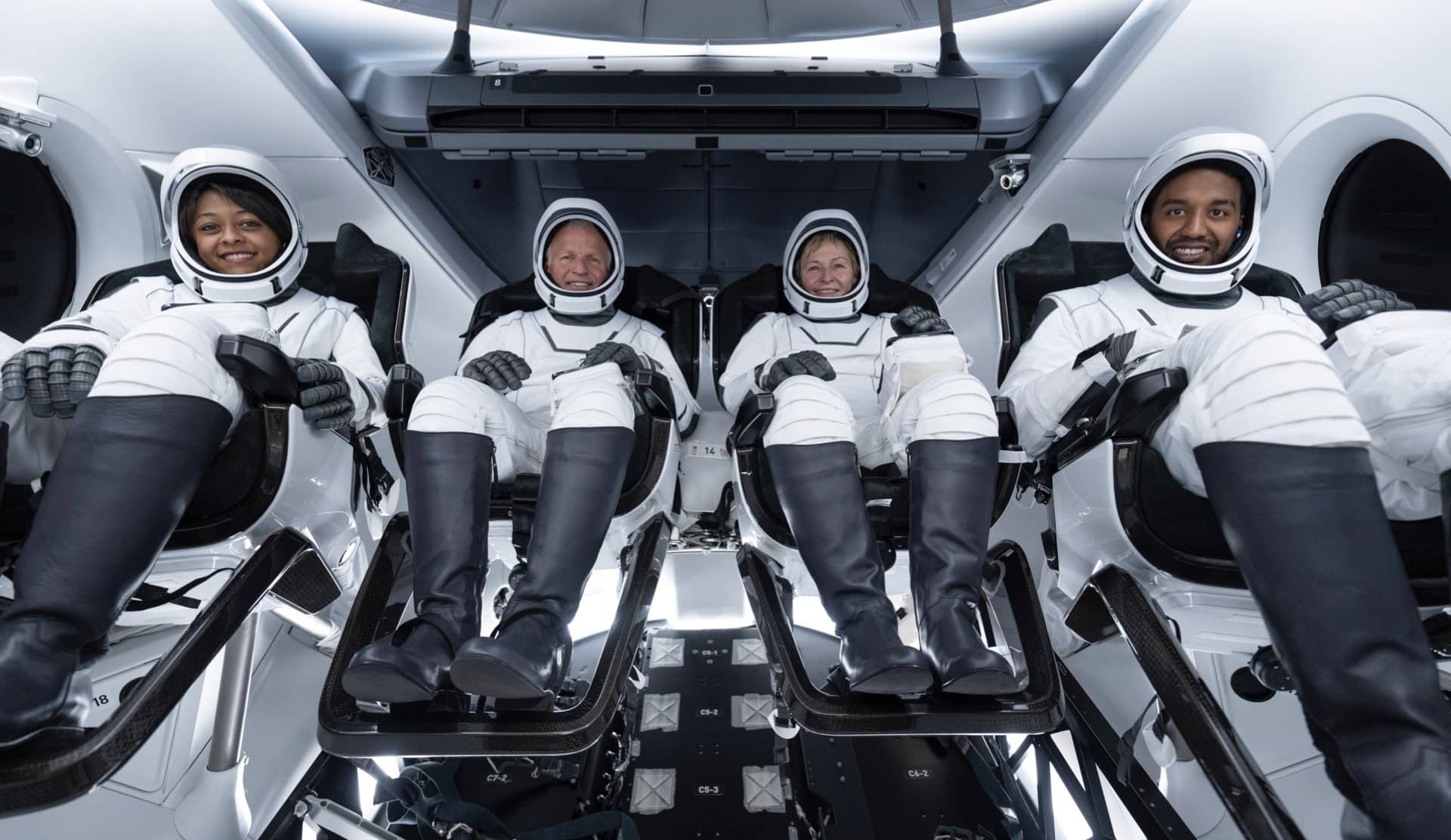 découvrez les missions habitées de spacex, pionnier de l'exploration spatiale. plongez dans les innovations technologiques et les ambitions d'envoyer des astronautes vers de nouvelles frontières. suivez l'aventure de l'humanité dans l'espace, avec des lancements spectaculaires et des objectifs audacieux.