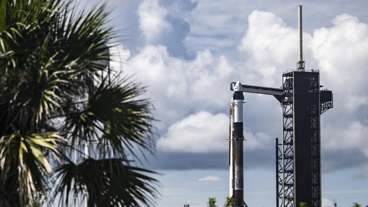 découvrez l'incroyable mission polaris dawn de spacex, où deux civils s'apprêtent à explorer les confins de l'espace. une aventure captivante qui marie innovation technologique et exploration humaine, repoussant les frontières de l'astronautique. ne manquez pas cette étape majeure vers le futur de l'espace.