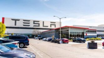 découvrez le tesla centre superordinateur, un espace innovant dédié à l'intelligence artificielle et à l'informatique de pointe. plongez dans l'univers des superordinateurs tesla, conçus pour révolutionner le traitement des données et propulser l'innovation technologique.