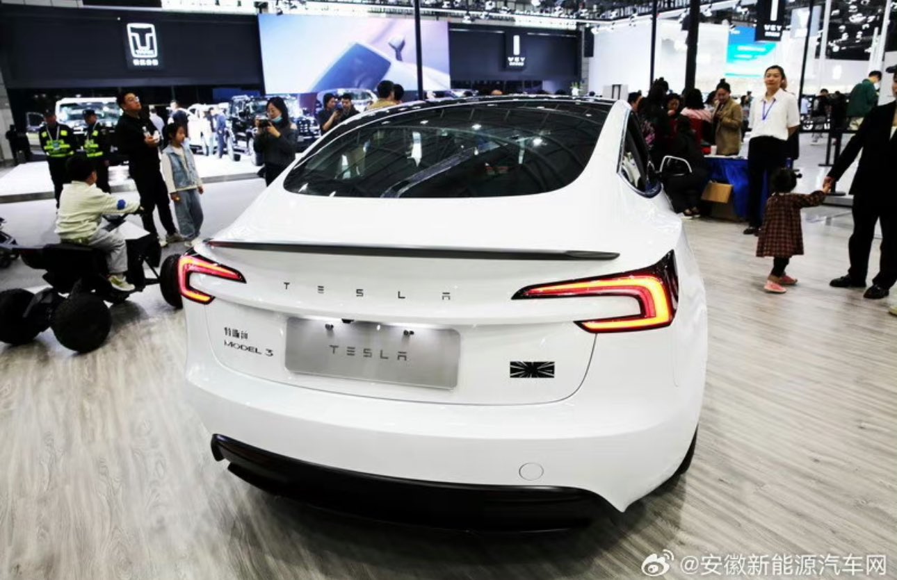 découvrez comment tesla connaît une croissance fulgurante en chine, avec des innovations constantes, une expansion des infrastructures et une adaptation aux besoins du marché local. plongez dans les stratégies qui propulsent l'entreprise vers de nouveaux sommets dans l'empire du milieu.