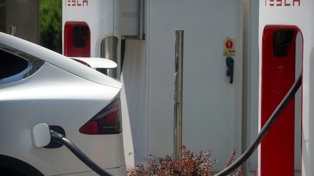 découvrez comment tesla connaît une croissance fulgurante en chine, propulsée par l'innovation, l'expansion de ses usines et une demande croissante pour les véhicules électriques.