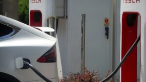 découvrez comment tesla connaît une croissance fulgurante en chine, propulsée par l'innovation, l'expansion de ses usines et une demande croissante pour les véhicules électriques.