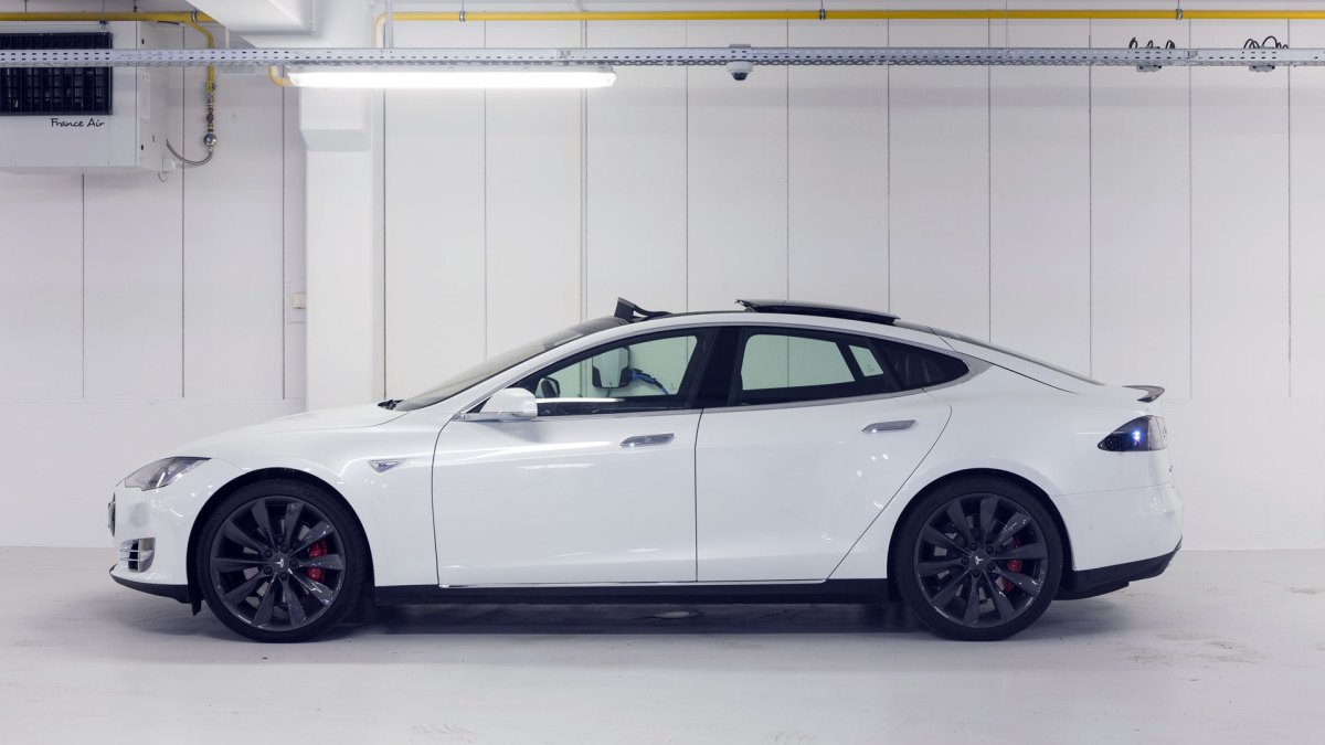 découvrez comment tesla se positionne en tant que leader dans le domaine des technologies autonomes, révolutionnant l'industrie automobile avec ses innovations et ses solutions de conduite sans conducteur.