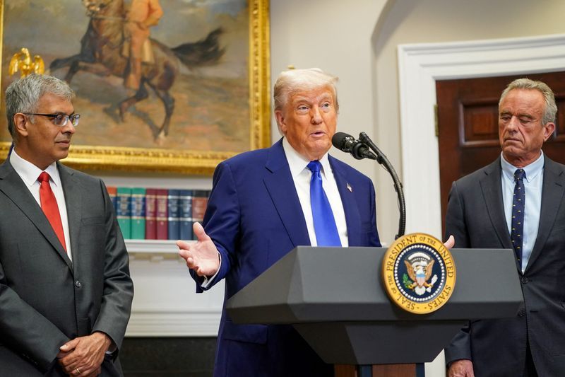 découvrez l'impact des nouvelles politiques tarifaires de trump sur tesla et l'évolution de ses actions. analyse des tendances, des tarifs et de la chute des actions qui secouent le marché.
